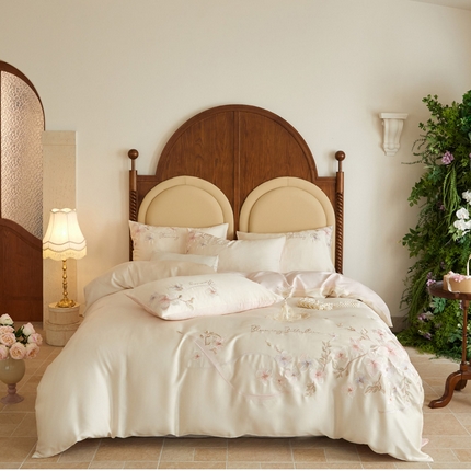 爱缦 新款60支莱赛尔四件套-至真系列 米白粉