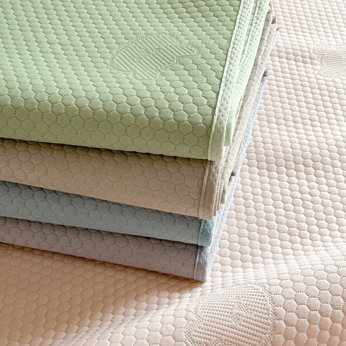 91家纺网 家纺一手货源 找家纺 凉百百 2025新款3D豆豆凉感凉席系列-小熊 组合图仅供展示