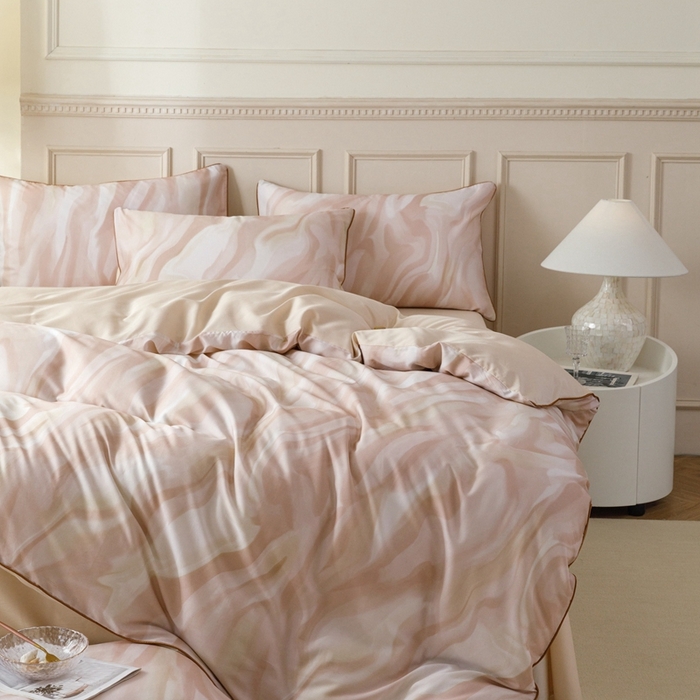 91家纺网 家纺一手货源 找家纺 金奇达2025新款【格林】-轻氧水光莱赛尔四件套（标准号全网控价（折后券后）不低于268元） 格林-杏粉