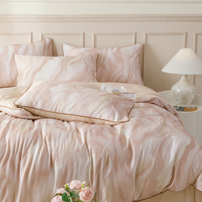 91家纺网 家纺一手货源 找家纺 金奇达2025新款【格林】-轻氧水光莱赛尔四件套（标准号全网控价（折后券后）不低于268元） 格林-杏粉