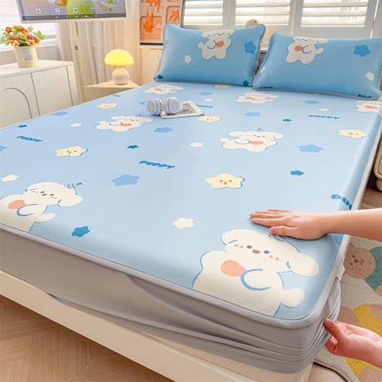 91家纺网 家纺一手货源 找家纺 雯豆家纺 2025夏季新品碳光冰丝凉席床笠款三件套印花小清新绑带冰丝席床罩 碳光冰丝席-床笠款-星星狗