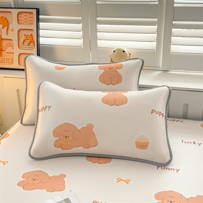 91家纺网 家纺一手货源 找家纺 雯豆家纺 2025夏季新品碳光冰丝凉席床笠款三件套印花小清新绑带冰丝席床罩 碳光冰丝席-床笠款-胖嘟嘟