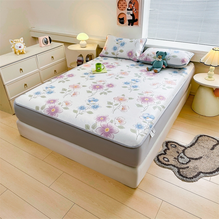 91家纺网 家纺一手货源 找家纺 雯豆家纺 2025夏季新品冰藤印花床笠三件套加厚冰丝软藤席小清新印花床罩单件 冰藤席-床笠款-出水芙蓉