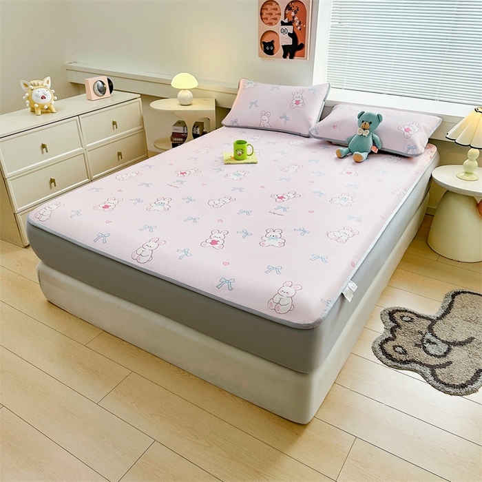 91家纺网 家纺一手货源 找家纺 （总）雯豆家纺 2025夏季新品冰藤印花床笠三件套加厚冰丝软藤席小清新印花床罩单件