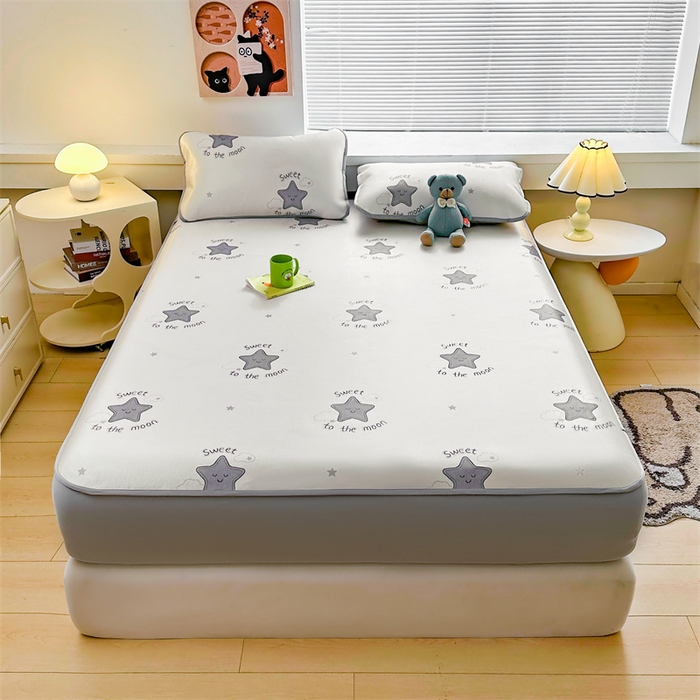 91家纺网 家纺一手货源 找家纺 雯豆家纺 2025夏季新品冰藤印花床笠三件套加厚冰丝软藤席小清新印花床罩单件 冰藤席-床笠款-简约星辰