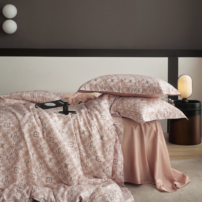 91家纺网 家纺一手货源 找家纺 金奇达2025新款【 巴赫之音】-茧养莱赛尔四件套（标准号全网控价（折后券后）不低于258元） 佩洛斯-粉黛