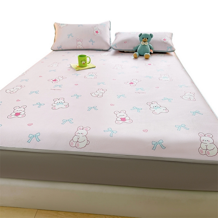 91家纺网 家纺一手货源 找家纺 雯豆家纺 2025夏季新品冰藤印花床笠三件套加厚冰丝软藤席小清新印花床罩单件 冰藤席-床笠款-爱心兔