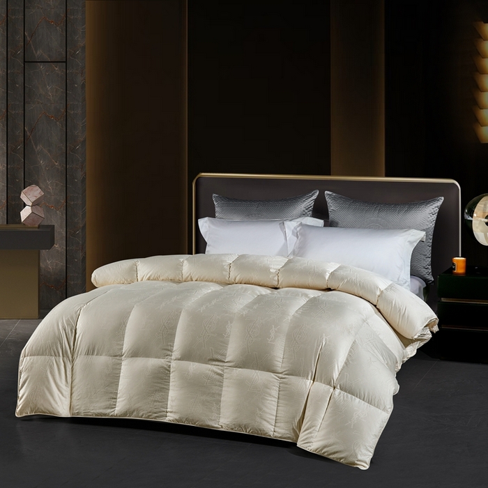 91家纺网 家纺一手货源 找家纺 静若居2025新款高精密全棉提花单层高端立体羽绒被壳大牌提花羽绒被壳95白鹅绒被 YSL咖金-贝壳