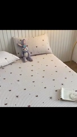 91家纺网 家纺一手货源 找家纺 芯元素 2025新款针织双层纱印花床笠 绅士小熊