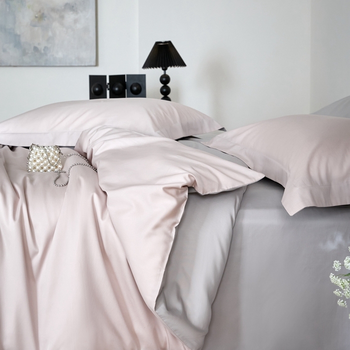 91家纺网 家纺一手货源 找家纺 金奇达2025新款【可芙】-轻氧水光天丝棉四件套（标准号全网控价（折后券后）不低于238元） 可芙-粉+灰