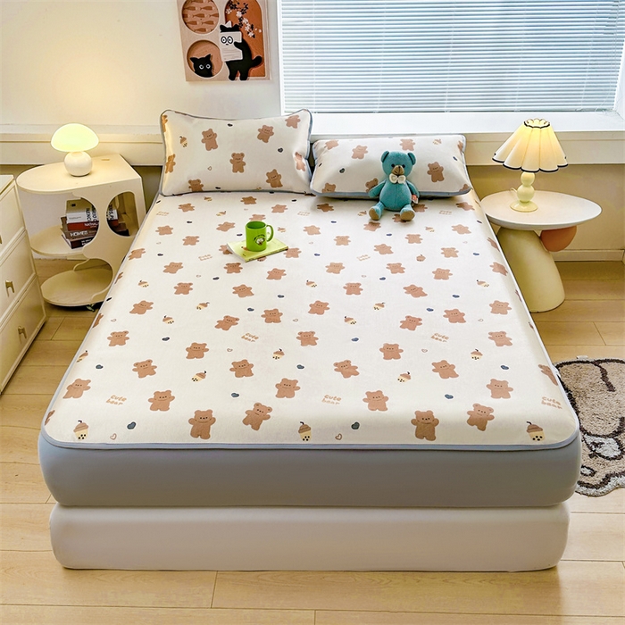 91家纺网 家纺一手货源 找家纺 雯豆家纺 2025夏季新品冰藤印花床笠三件套加厚冰丝软藤席小清新印花床罩单件 冰藤席-床笠款-奶茶王子