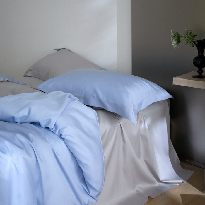 91家纺网 家纺一手货源 找家纺 金奇达2025新款【可芙】-轻氧水光天丝棉四件套（标准号全网控价（折后券后）不低于238元） 可芙-蓝+灰