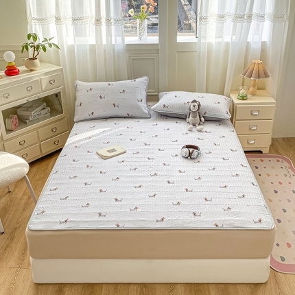 91家纺网 家纺一手货源 找家纺 （总）美克家居 2025新款泡泡纱软垫床护垫床褥子床垫小清新印花床盖
