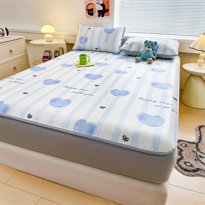 91家纺网 家纺一手货源 找家纺 雯豆家纺 2025夏季新品冰藤印花床笠三件套加厚冰丝软藤席小清新印花床罩单件 冰藤席-床笠款-心心相印