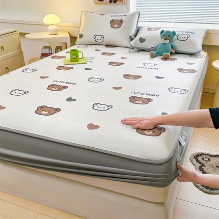 91家纺网 家纺一手货源 找家纺 雯豆家纺 2025夏季新品冰藤印花床笠三件套加厚冰丝软藤席小清新印花床罩单件 冰藤席-床笠款-波点小熊