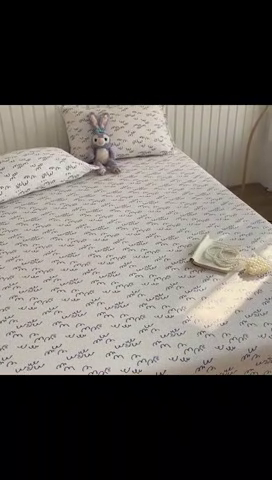 91家纺网 家纺一手货源 找家纺 芯元素 2025新款针织双层纱印花床笠 晴空