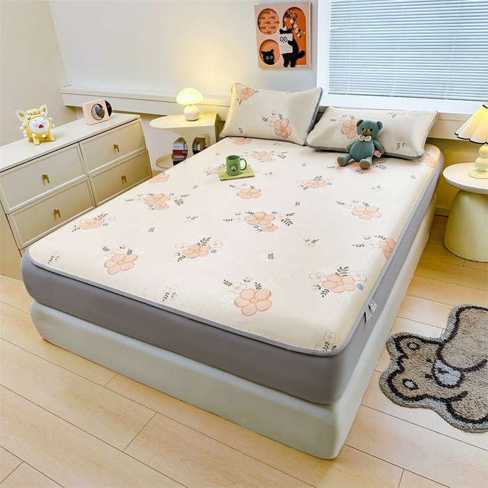 91家纺网 家纺一手货源 找家纺 雯豆家纺 2025夏季新品冰藤印花床笠三件套加厚冰丝软藤席小清新印花床罩单件 冰藤席-床笠款-邂逅