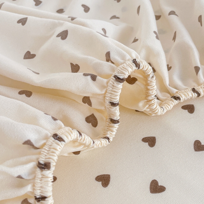 91家纺网 家纺一手货源 找家纺 芯元素 2025新款针织双层纱印花床笠 甜心-咖