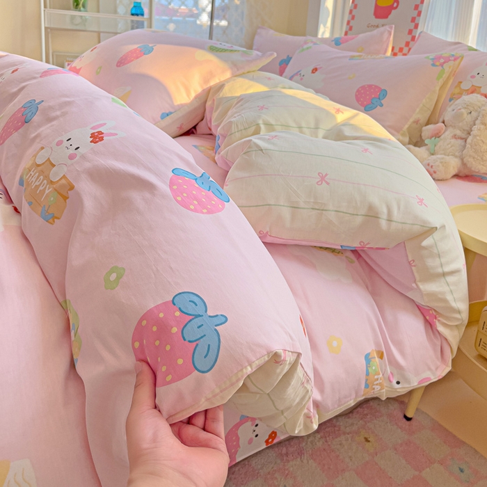 91家纺网 家纺一手货源 找家纺 棉生活家纺 2025新款ins全棉小清新系列四件套 奇趣欢乐园