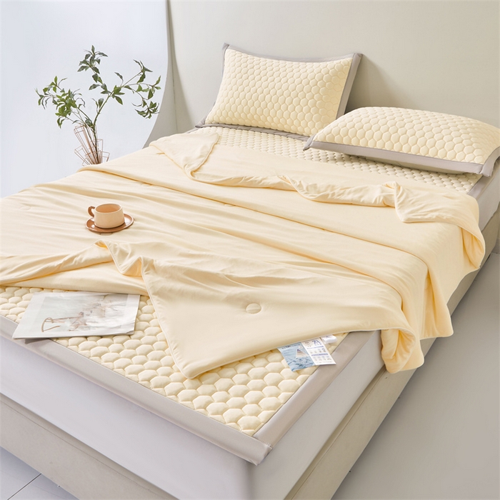 91家纺网 家纺一手货源 找家纺 雯豆家纺 2025夏季新品100%锦纶纯色凉感夏被空调被7A抗菌薄被子可机洗被芯 小冰皮锦纶夏被-杏子米