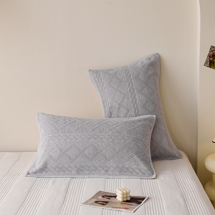 91家纺网 家纺一手货源 找家纺 悦然毛巾被 2025新款全棉老式枕巾毛圈款 旧时光浅灰一只