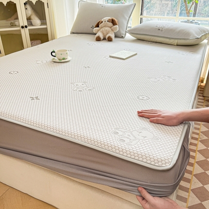 91家纺网 家纺一手货源 找家纺 （总）卡伦2025新款凉感丝凉豆豆凉席床笠提花系列