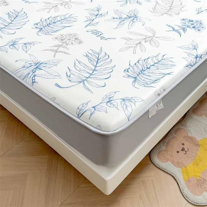 91家纺网 家纺一手货源 找家纺 雯豆家纺 2025夏季新品碳光冰丝凉席床笠款三件套印花小清新绑带冰丝席床罩 碳光冰丝席-床笠款-迷失