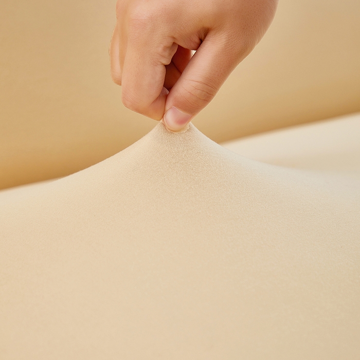 91家纺网 家纺一手货源 找家纺 共鸣沙发套 新款牛奶丝覆膜防水纯色系列沙发套 米白色