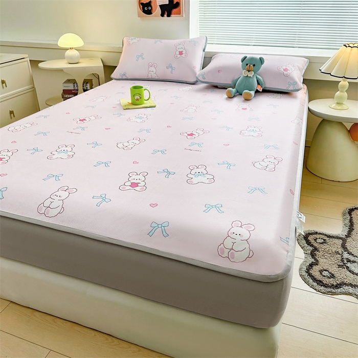 91家纺网 家纺一手货源 找家纺 雯豆家纺 2025夏季新品冰藤印花床笠三件套加厚冰丝软藤席小清新印花床罩单件 冰藤席-床笠款-爱心兔