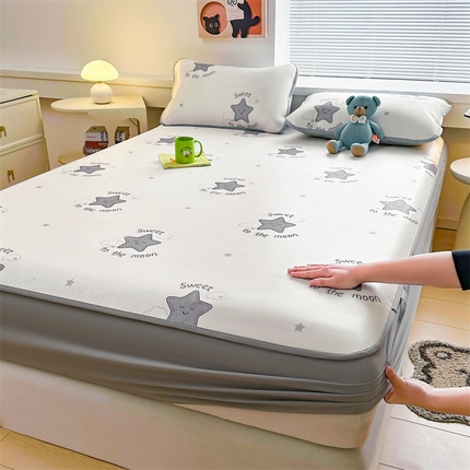 91家纺网 家纺一手货源 找家纺 雯豆家纺 2025夏季新品冰藤印花床笠三件套加厚冰丝软藤席小清新印花床罩单件 冰藤席-床笠款-简约星辰