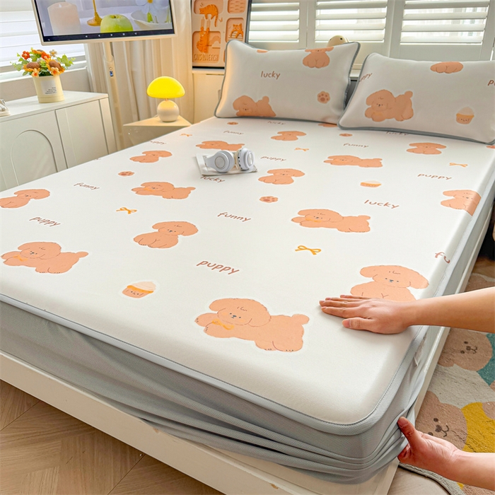 91家纺网 家纺一手货源 找家纺 雯豆家纺 2025夏季新品碳光冰丝凉席床笠款三件套印花小清新绑带冰丝席床罩 碳光冰丝席-床笠款-胖嘟嘟