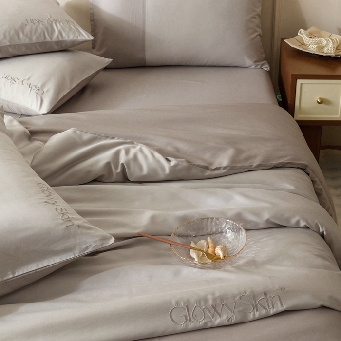 91家纺网 家纺一手货源 找家纺 金奇达2025新款【黛拉】-茧养莱赛尔四件套（标准号全网控价（折后券后）不低于228元） 黛拉-云母灰