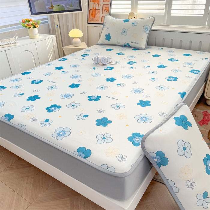 91家纺网 家纺一手货源 找家纺 雯豆家纺 2025夏季新品碳光冰丝凉席床笠款三件套印花小清新绑带冰丝席床罩 碳光冰丝席-床笠款-漫雨