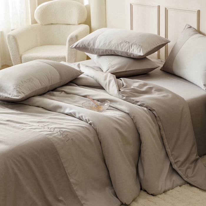 91家纺网 家纺一手货源 找家纺 金奇达2025新款【黛拉】-茧养莱赛尔四件套（标准号全网控价（折后券后）不低于228元） 黛拉-云母灰