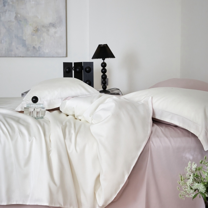 91家纺网 家纺一手货源 找家纺 金奇达2025新款【可芙】-轻氧水光天丝棉四件套（标准号全网控价（折后券后）不低于238元） 可芙-白+粉