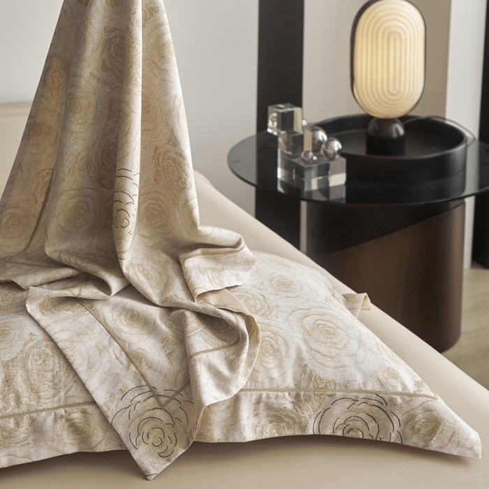 91家纺网 家纺一手货源 找家纺 金奇达2025新款【 巴赫之音】-茧养莱赛尔四件套（标准号全网控价（折后券后）不低于258元） 卡洛琳-香槟