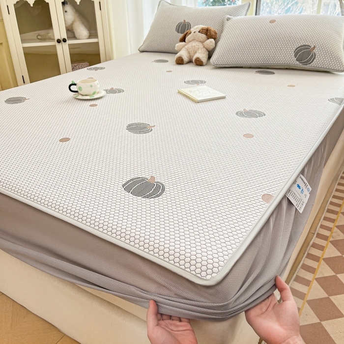 91家纺网 家纺一手货源 找家纺 卡伦2025新款凉感丝凉豆豆凉席床笠提花系列 凉豆豆-南瓜灰