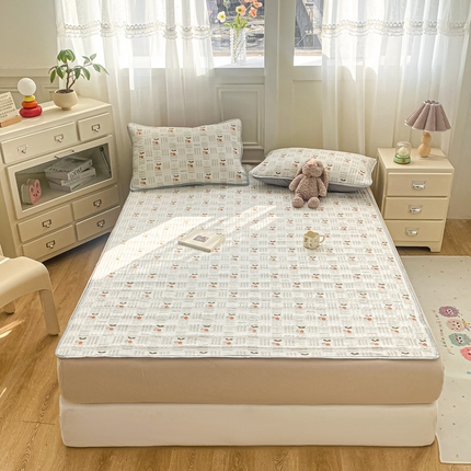 91家纺网 家纺一手货源 找家纺 （总）美克家居 2025新款泡泡纱软垫床护垫床褥子床垫小清新印花床盖