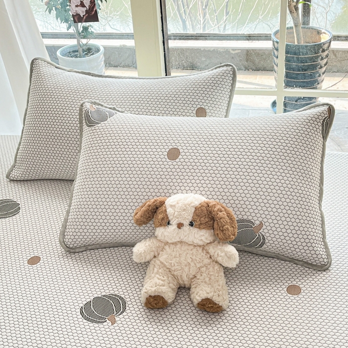 91家纺网 家纺一手货源 找家纺 卡伦2025新款凉感丝凉豆豆凉席床笠提花系列 凉豆豆-南瓜灰