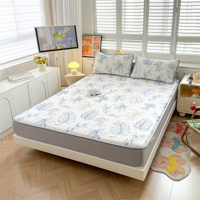 91家纺网 家纺一手货源 找家纺 雯豆家纺 2025夏季新品碳光冰丝凉席床笠款三件套印花小清新绑带冰丝席床罩 碳光冰丝席-床笠款-迷失