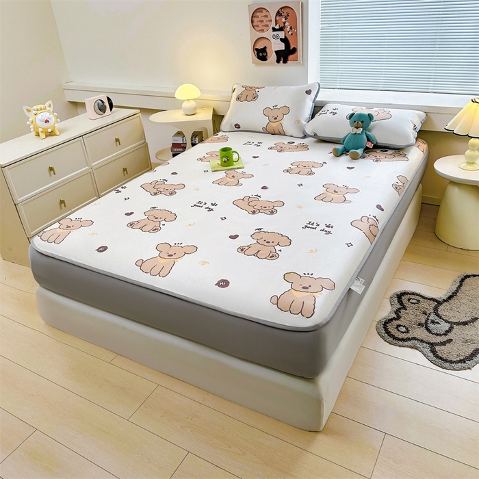 91家纺网 家纺一手货源 找家纺 雯豆家纺 2025夏季新品冰藤印花床笠三件套加厚冰丝软藤席小清新印花床罩单件 冰藤席-床笠款-阳光狗