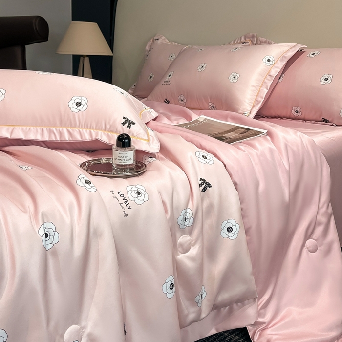 91家纺网 家纺一手货源 找家纺 佳品居 2025新款直播水洗天丝夏被冰丝夏凉被空调被四件套 香格丽粉