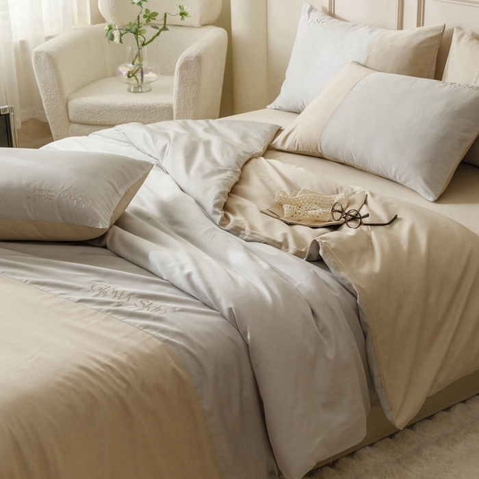 91家纺网 家纺一手货源 找家纺 金奇达2025新款【黛拉】-茧养莱赛尔四件套（标准号全网控价（折后券后）不低于228元） 黛拉-咖灰