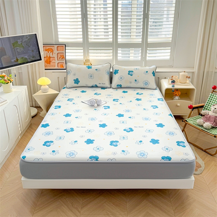 91家纺网 家纺一手货源 找家纺 雯豆家纺 2025夏季新品碳光冰丝凉席床笠款三件套印花小清新绑带冰丝席床罩 碳光冰丝席-床笠款-漫雨