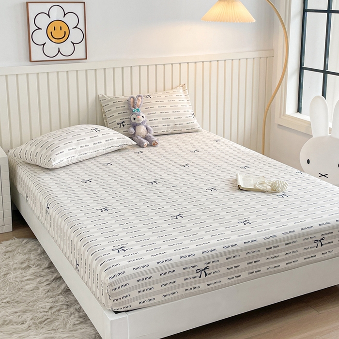 91家纺网 家纺一手货源 找家纺 芯元素 2025新款针织双层纱印花床笠 时尚小咪