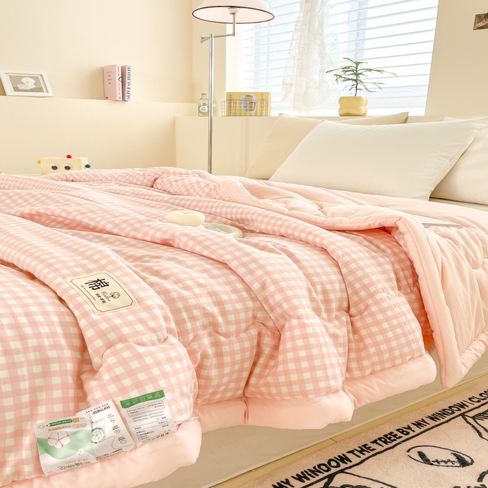 91家纺网 家纺一手货源 找家纺 爱宝被业 2025新款无印风新疆棉花夏被 100%新疆棉花 简月