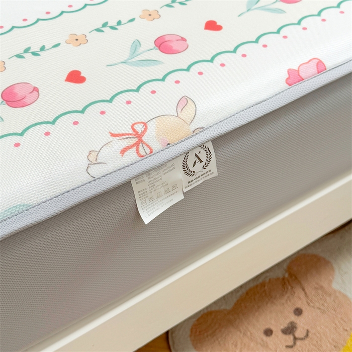 91家纺网 家纺一手货源 找家纺 雯豆家纺 2025夏季新品碳光冰丝凉席床笠款三件套印花小清新绑带冰丝席床罩 碳光冰丝席-床笠款-浪漫花丛