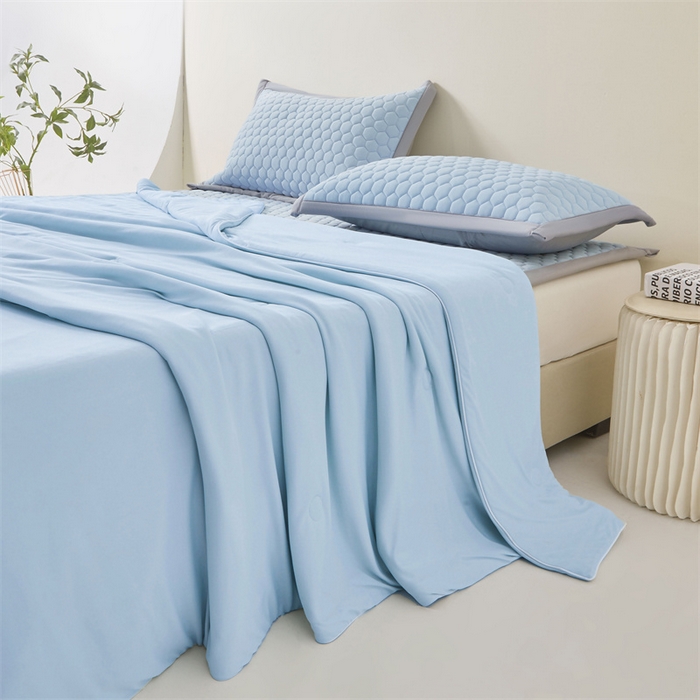91家纺网 家纺一手货源 找家纺 （总）雯豆家纺 2025夏季新品100%锦纶纯色凉感夏被空调被7A抗菌薄被子可机洗被芯