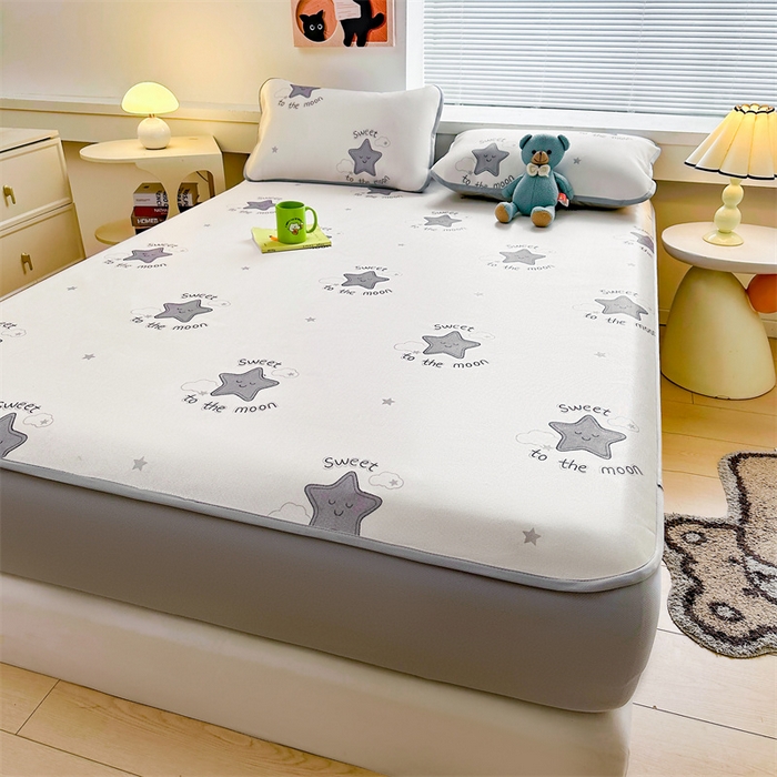 91家纺网 家纺一手货源 找家纺 雯豆家纺 2025夏季新品冰藤印花床笠三件套加厚冰丝软藤席小清新印花床罩单件 冰藤席-床笠款-简约星辰