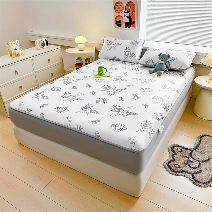 91家纺网 家纺一手货源 找家纺 雯豆家纺 2025夏季新品冰藤印花床笠三件套加厚冰丝软藤席小清新印花床罩单件 冰藤席-床笠款-赛里木语